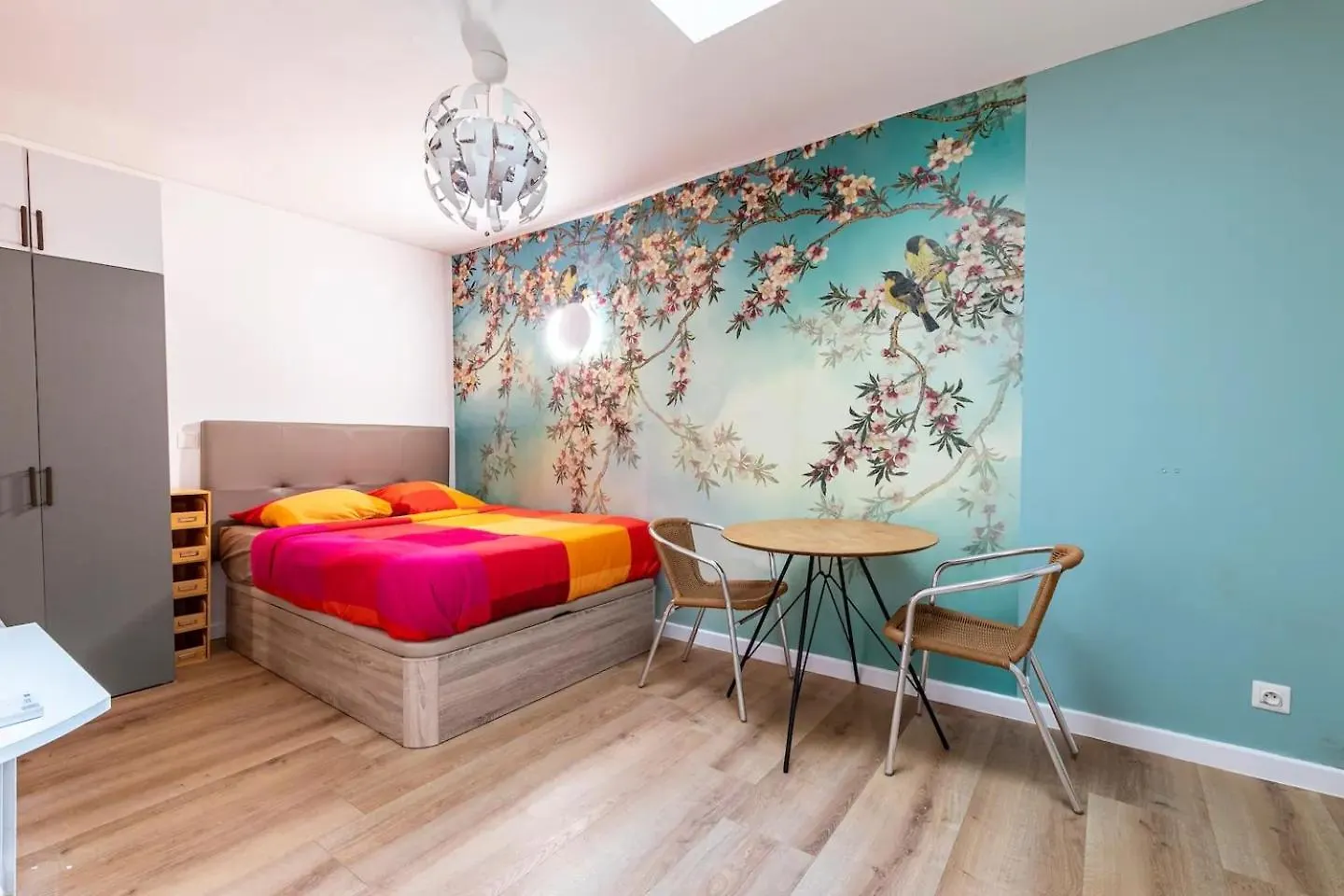 Gare Du Nord Confortable Pied A Terre Avec Patio Paris