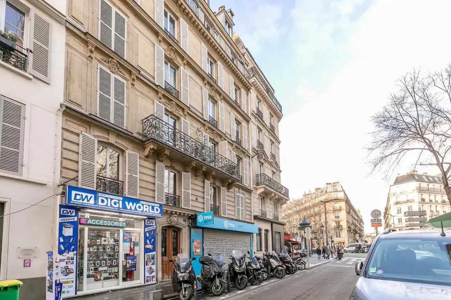 Apartment Gare Du Nord Confortable Pied A Terre Avec Patio Paris